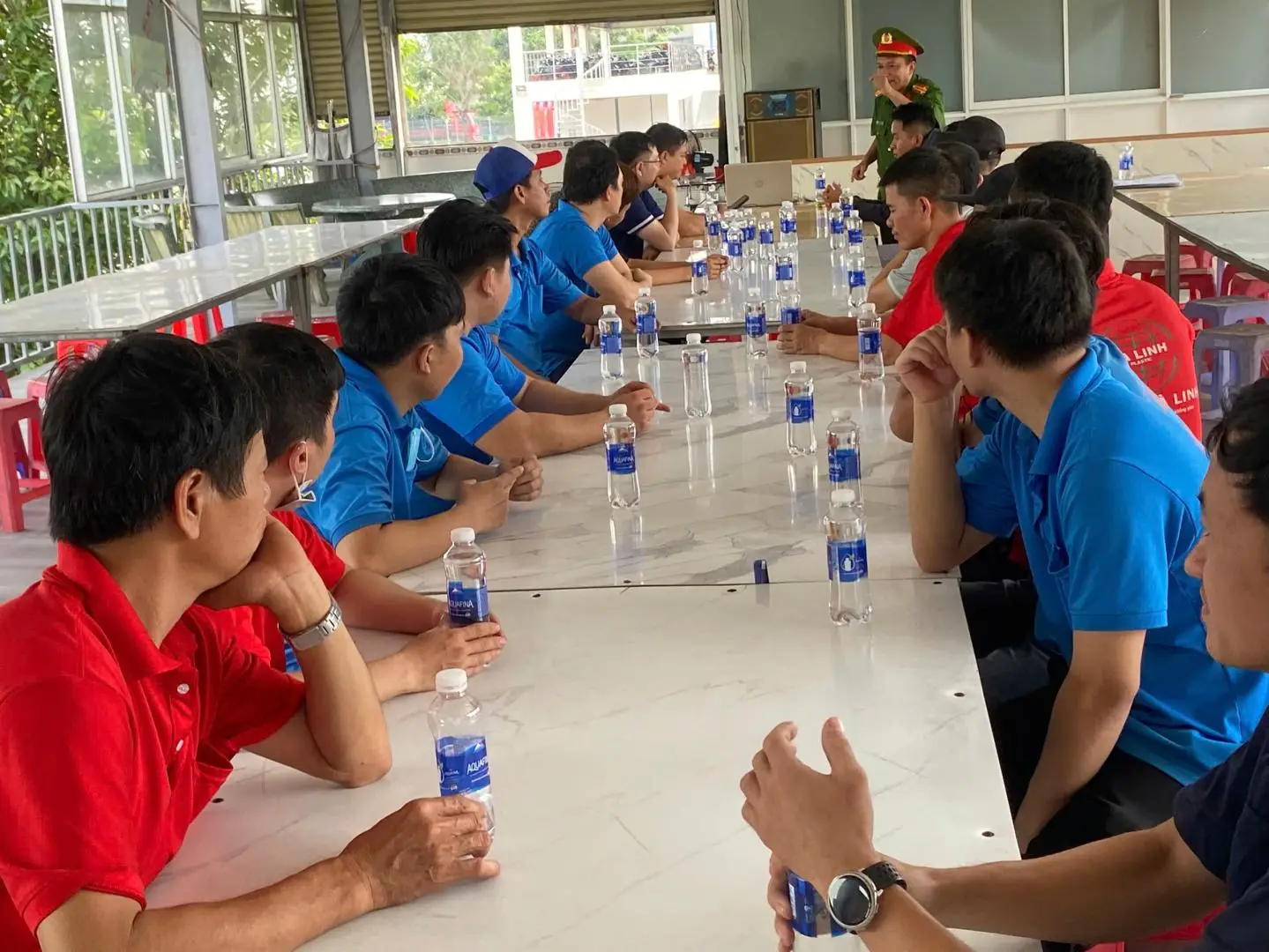 Cán bộ PCCC chia sẻ các kiến thức pháp luật và kỹ năng nhận biết nguy cơ cháy nổ tại nhà xưởng