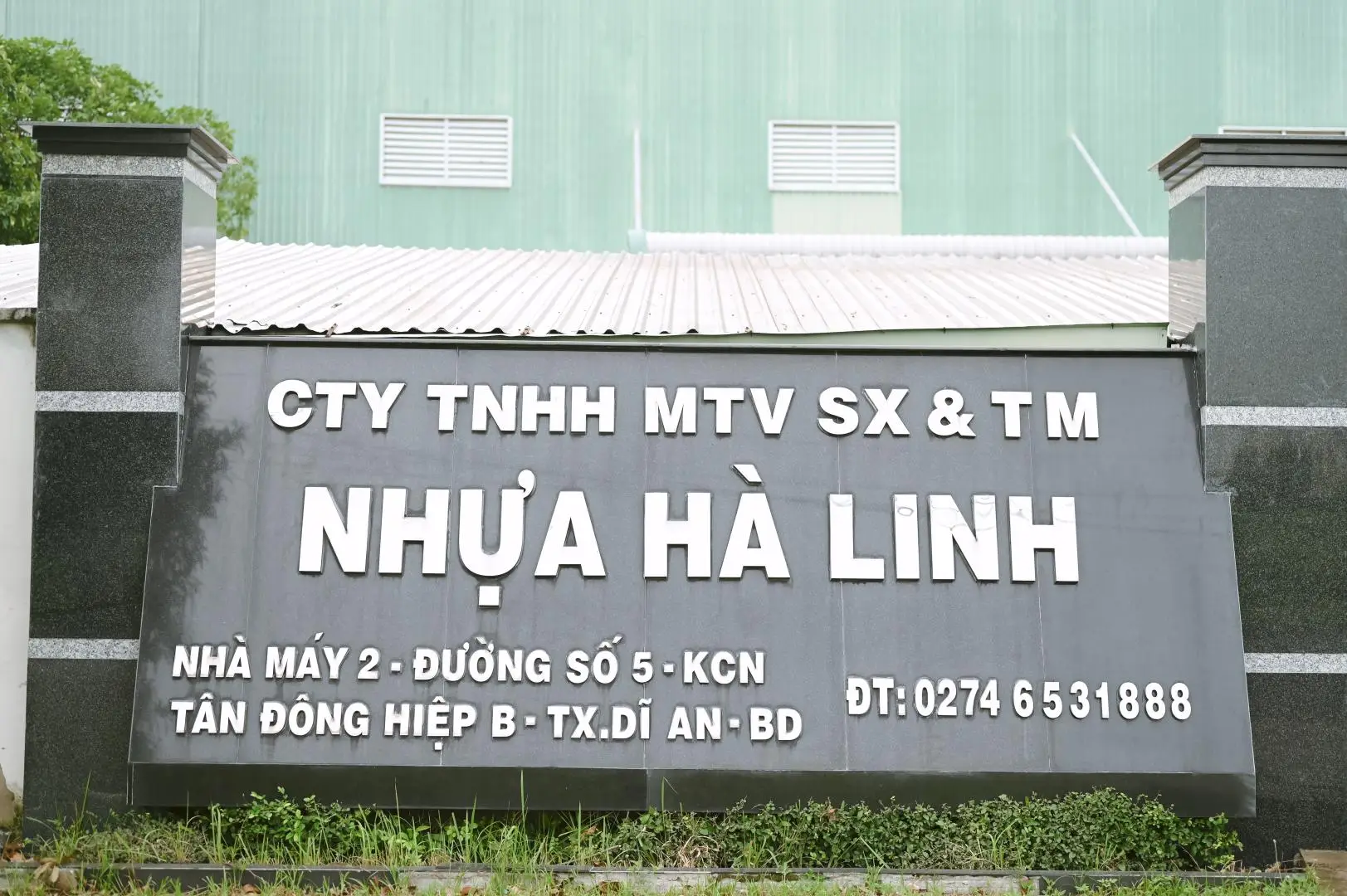 Công ty TNHH MTV Sản Xuất & Thương Mại Nhựa Hà Linh.